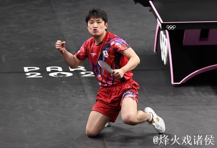 球落地瞬间，张本智和为何回头看了一眼？王皓应该学习下